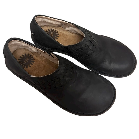 UGG Shoes - Ugg Australia Women’s Anila Clog Shoes Black Leather Woven Detail Size 7 EUC